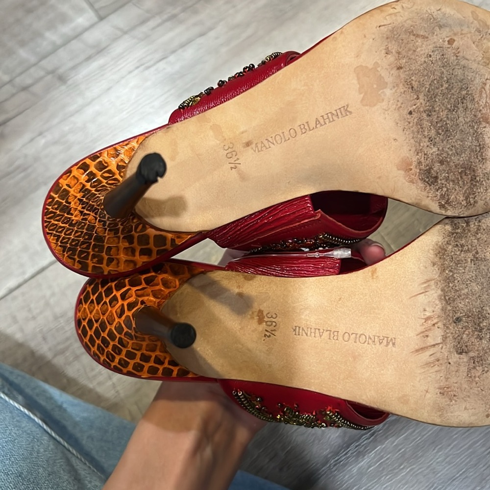 Vintage Beaded Manolo Blahnik Heel - Picture 8 of 9